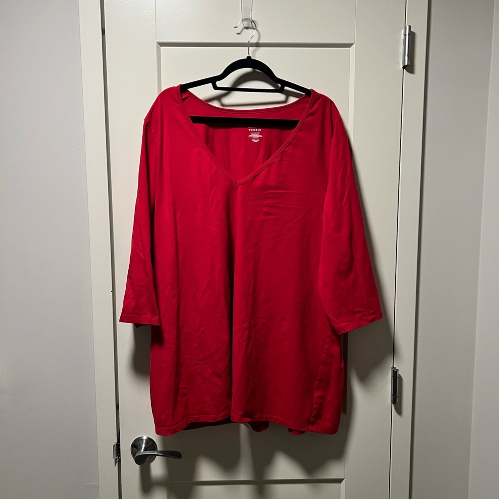 Torrid foxy V-neck three-quarter sleeve size 4